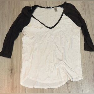 BKE Black and White long sleeve shirt top